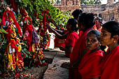 The great Chola temples of Tamil Nadu - The Brihadishwara Temple of Thanjavur. Pilgrims visiting the temple. 